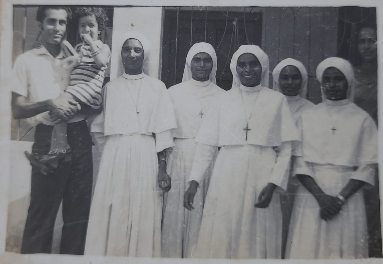 Sqn. Ldr. Cyriac with convent sisters